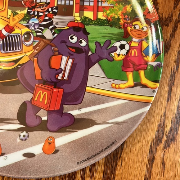 3 McDonald’s Melamine Colectors Plates - School time, Haunted House & Christmas - Picture 4 of 11